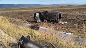 Buzău: Șapte persoane transportate la spital, după ce un autoturism s-a răsturnat pe câmp
