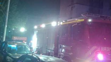 Mureș: Peste 40 de persoane, evacuate dintr-un bloc de locuințe din Luduș, din cauza unui incendiu