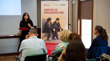 Salvați Copiii implementează un proiect prin care îi sprijină pe părinți să înțeleagă mai bine provocările adolescenței