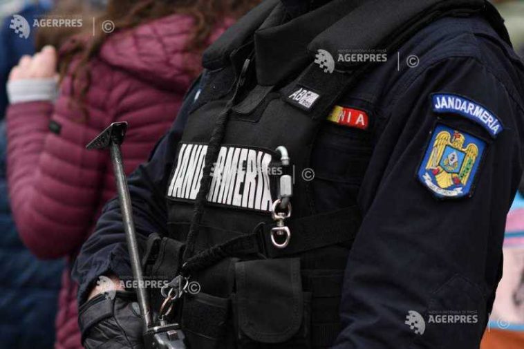 Timiș: Jandarmii au intervenit la un protest în fața casei unuia dintre suspecții în uciderea lui Mario Berinde