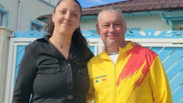 Tulcea: Campania ‘Moș Canotcă din Sulina’, deschisă de un maraton de înot pe lacul Razelm