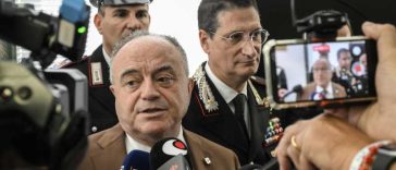 Poliția italiană a descoperit trei milioane de euro ascunși în casa unui baron al drogurilor din Napoli