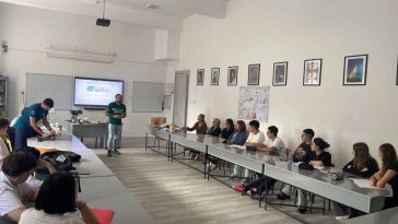 Buzău: Elevii studiază seismologia în cadrul unui proiect pilot în parteneriat cu INCDFP (FOTO-VIDEO)