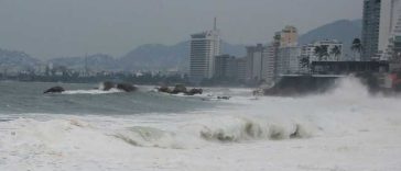 Uraganul Polo crește din nou în intensitate și amenință coastele mexicane de la Oceanul Pacific
