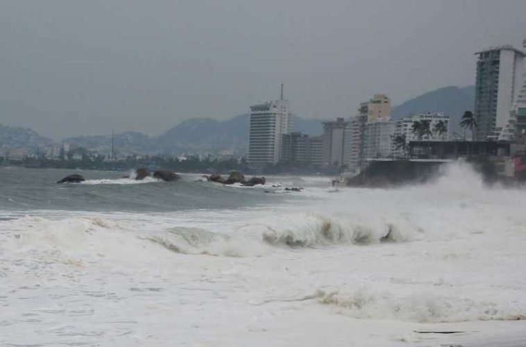 Uraganul Polo crește din nou în intensitate și amenință coastele mexicane de la Oceanul Pacific