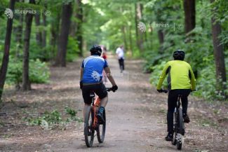 Excursie cu bicicleta, duminică, la Pădurea Băneasa