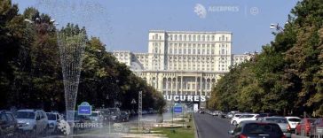 Sondaj Avangarde: 49% dintre români îi consideră vinovați pe toți politicienii pentru situația politică actuală