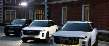 Uniunea Europeană cere Marii Britanii să majoreze taxele vamale impuse mașinilor din China (FT)