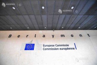Comisia Europeană cere României transpunerea integrală a noilor norme privind organizarea pieței de energie electrică