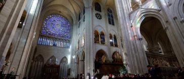 Leon al XIV-lea a sosit la Notre-Dame din Paris, prima vizită papală de la redeschiderea catedralei în 2024