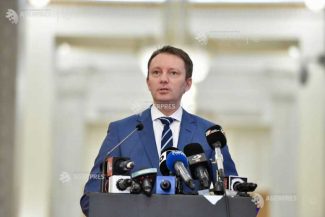 Program de guvernare/Apărare: Investițiile cresc până la 5% din PIB; furnizor de securitate în NATO și UE și Parteneriat Strategic cu SUA
