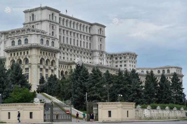Parlament/ Birourile permanente reunite decid calendarul învestirii Guvernului Mureșan; ora 14:00