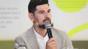 Sector 1: Primăria a început să transforme curțile blocurilor în grădini