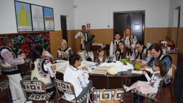 REPORTAJ/Vaslui: Tradiții și meșteșuguri vechi, ‘predate’ copiilor în cadrul evenimentului ‘Hai la șezătoare’
