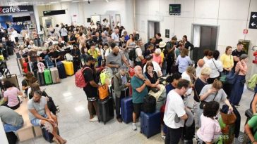 Traficul aerian pe aeroportul din Catania, suspendat pentru a treia zi consecutivă din cauza cenușii vulcanice