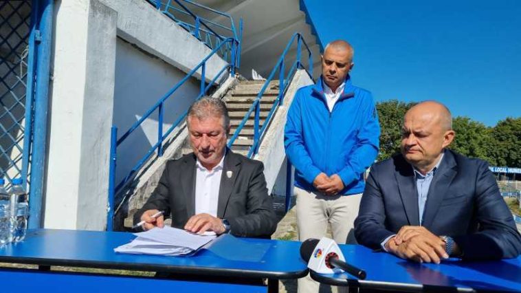 Hunedoara: Începe demolarea vechiului stadion ‘Corvinul’