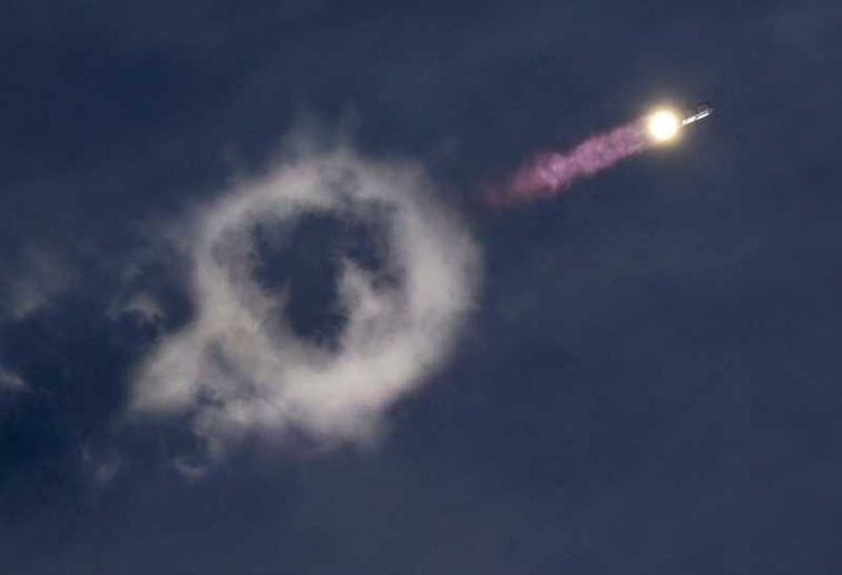 Starship a eliberat pe orbită primii sateliți Starlink V3