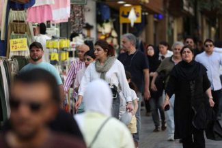 Iran: Justiția ordonă combaterea ”anomaliilor sociale” ca reacție la creșterea numărului femeilor care nu poartă văl