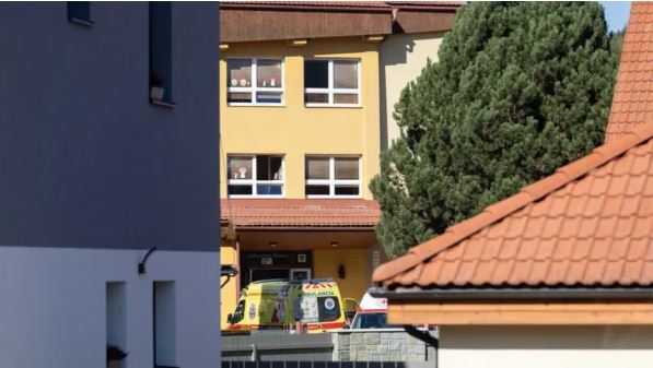 Atac cu cuțitul într-o școală din Slovacia soldat cu un mort și doi răniți