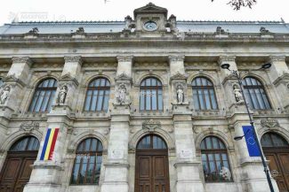 CAB respinge cererea Asociației Italienilor de suspendare a decretului prezidențial privind desemnarea lui Siegfried Mureșan