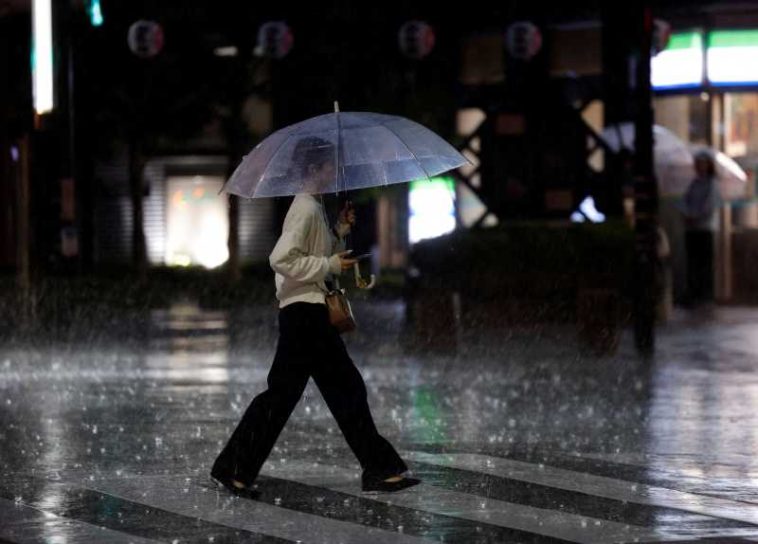 Tokyo se confruntă cu cea mai lungă serie de zile ploioase din istoria înregistrărilor sale