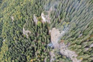 Hunedoara: Focare noi de incendiu în zona Cheile Buții din Retezat