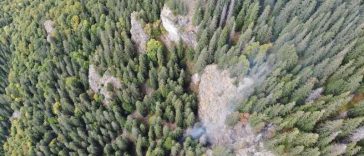 Hunedoara: Focare noi de incendiu în zona Cheile Buții din Retezat
