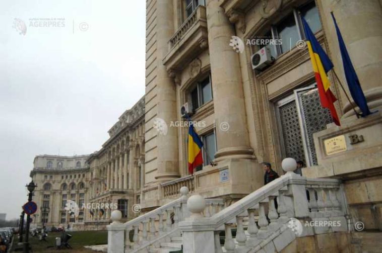 Sesizarea președintelui Nicușor Dan asupra Legii privind decarbonizarea în sectorul energetic, la CCR