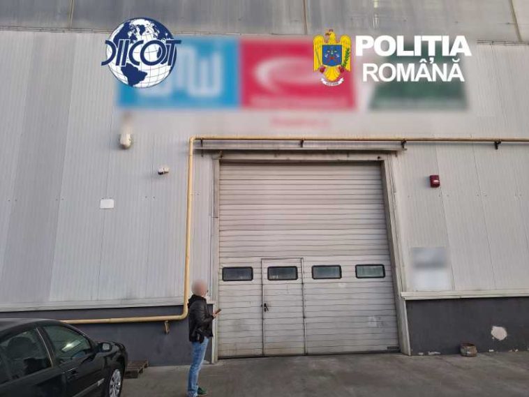 Percheziții la persoane care au încercat să trimită în Belarus un utilaj industrial pentru fabricarea de echipamente militare