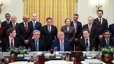 Marile companii americane creatoare de Inteligență Artificială (IA) au semnat un cod de conduită în domeniu, la o reuniune cu Trump