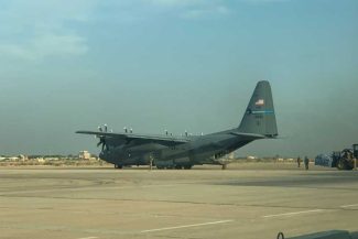 Trupele SUA părăsesc ultimele baze din Irak, provocând temeri că vor lăsa în urmă un vid de securitate (Reuters)
