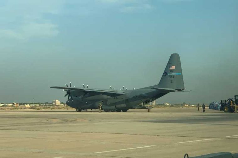 Trupele SUA părăsesc ultimele baze din Irak, provocând temeri că vor lăsa în urmă un vid de securitate (Reuters)