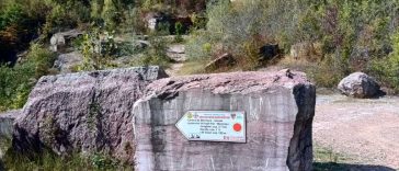 Arad: Fosta carieră de marmură de la Moneasa a devenit atracție pentru mii de turiști