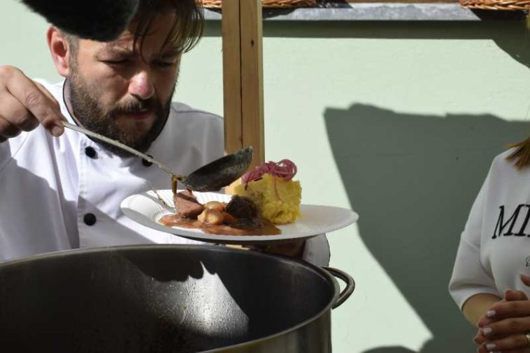 Mureș: Trei bucătari lansează un festival independent care transformă Sighișoara în destinație gastronomică