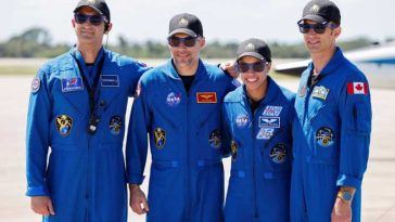 Astronauții misiunii SpaceX Crew-13 sunt pregătiți de lansarea spre stația orbitală