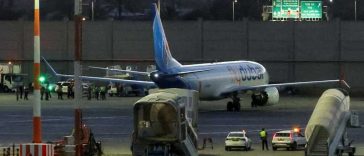 Premierul israelian i-a salutat, la aeroportul Ben Gurion din Tel Aviv, pe ‘eroii’ de pe zborul Flydubai