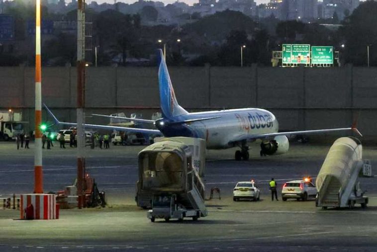 Premierul israelian i-a salutat, la aeroportul Ben Gurion din Tel Aviv, pe ‘eroii’ de pe zborul Flydubai