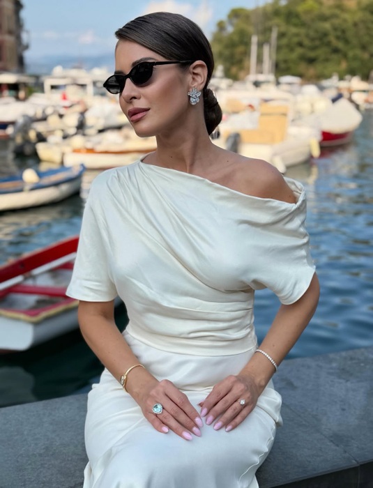 Cristina Dorobanțu s-a căsătorit cu deputatul Ciprian Șerban. Știrista de la Kanal D urmează să devină mamă pentru prima oară