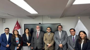 Dr. ing. Adrian-Victor Vevera directorul ICI București în întâlnire cu reprezentanți ai Președinției Consiliului de Miniștri din Peru privind transformarea digitală și inteligența artificială