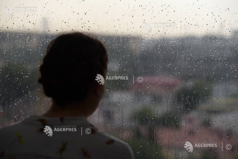 Meteorologi: Vreme instabilă, cu vijelii și averse în cea mai mare parte a țării, până duminică seara