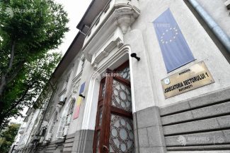 Protest în Piața Victoriei/ Patru manifestanți – plasați în arest la domiciliu; unul – arestat preventiv