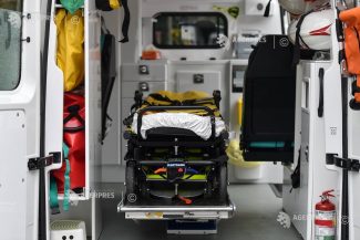 Harghita: Un bărbat de 61 de ani, din Călnaci, a ajuns la spital cu arsuri după ce ar fi încercat să aprindă focul cu benzină
