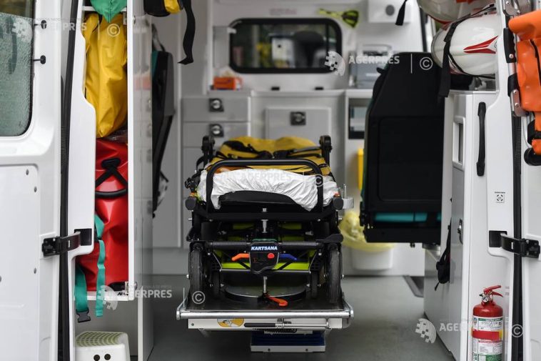Harghita: Un bărbat de 61 de ani, din Călnaci, a ajuns la spital cu arsuri după ce ar fi încercat să aprindă focul cu benzină
