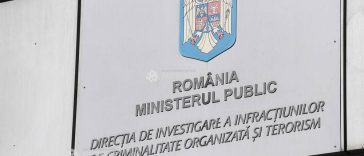 DIICOT: Patru persoane arestate după ce ar fi înființat culturi de canabis cu semințe aduse din Cehia
