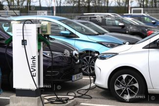 Ponderea vehiculelor electrice în înmatriculările de mașini noi din UE a atins un nivel record în 2025