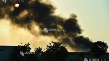 Circulația feroviară, oprită temporar între Drăgănești Olt și Radomirești, din cauza fumului dens