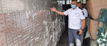 ANAF Antifraudă: 4 milioane de țigarete netimbrate, descoperite la un autotren intrat în România prin Nădlac
