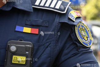 Olt: Polițiștii locali poartă, de luni, camere video de tip bodycam; înregistrările, probe în instanță