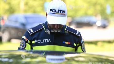 Brigada Rutieră: O șoferiță care încerca să parcheze pe Calea Griviței a rănit 2 persoane și a avariat 3 mașini
