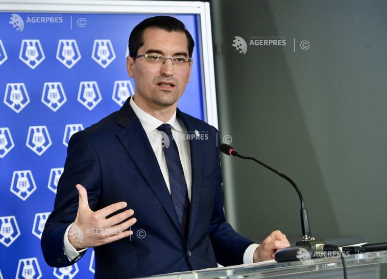 Fotbal: Răzvan Burleanu (FRF) – Trebuie să îl susținem pe arbitrul Istvan Kovacs și atunci când greșește